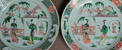 Pair of Chinese porcelain plates, Green Family, Kangxi period 1662-1722 - Porcelain & Faience Style 