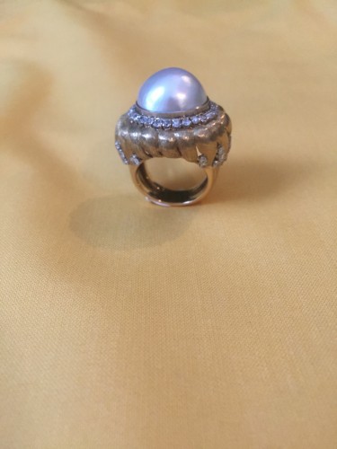 Bague en or et diamants centre perle Mabé vers 1960 - Bijouterie, Joaillerie Style Années 50-60