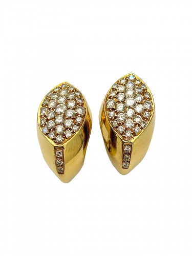 Gold and diamond clips earrings