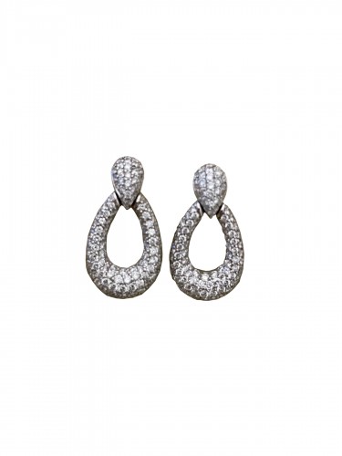 Gold and diamond Drop-shaped earrings