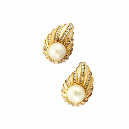 REPOSSI - Gold diamonds and south sea pearls earrings