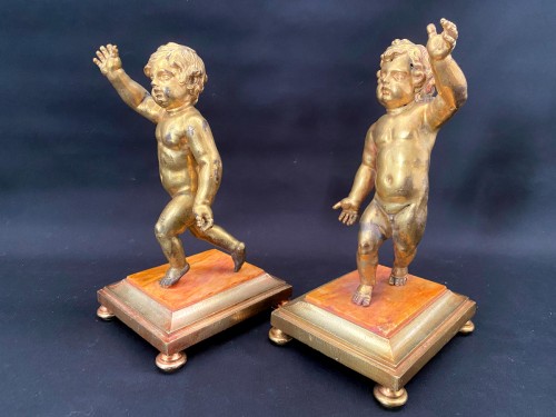 Paire de putti en bronze doré, Italie début 18e siècle - Louis XIV