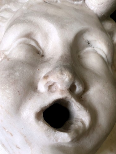 Antiquités - Mascaron de fontaine en marbre Italie XVIIe siècle