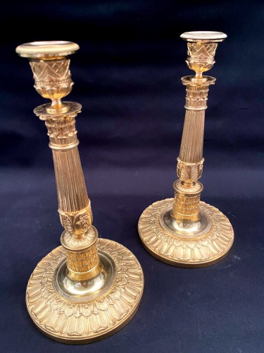 Luminaires Bougeoirs et Chandeliers - Paire de flambeaux Empire en bronze doré
