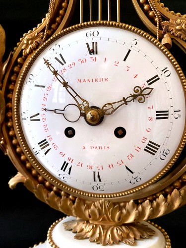 Horlogerie Pendule - Pendule lyre Napoléon III et signée de Manière à Paris