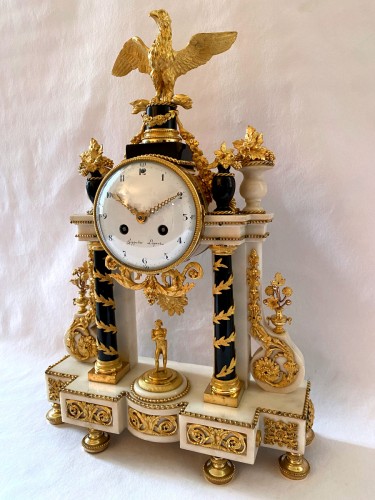 Antiquités - Louis XVI Portico clock with eagle