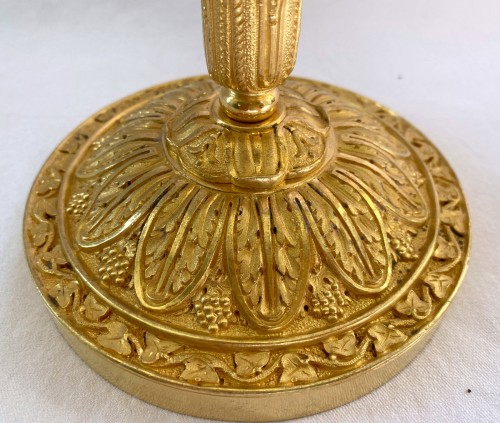 XIXe siècle - Paire de flambeaux Charles X en bronze doré