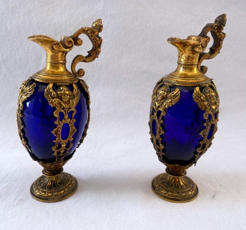 Pair of blue glass and gilt bronze ewers Italy circa 1600 - Decorative Objects Style Renaissance