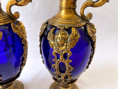 Antiquités - Paire d'aiguière en verre bleu et bronze doré Italie vers 1600