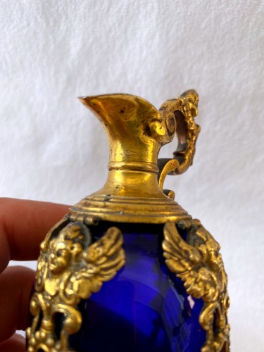 Antiquités - Paire d'aiguière en verre bleu et bronze doré Italie vers 1600