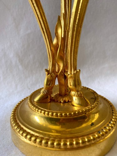 Luminaires Bougeoirs et Chandeliers - Paire de bougeoirs Louis XVI en bronze doré