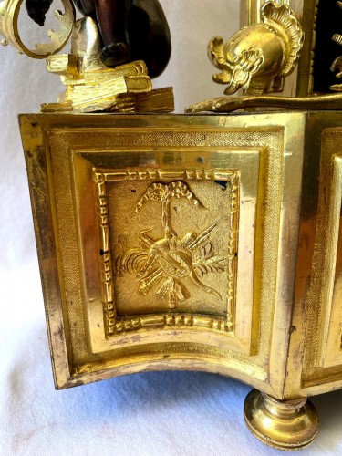 Louis XVI - Pendule Louis XVI en bronze doré