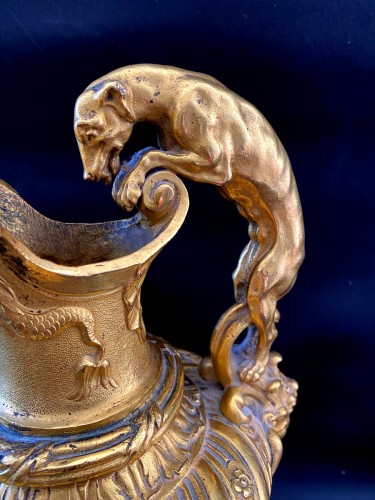 Objet de décoration Cassolettes, coupe et vase - Aiguière en bronze doré, époque Restauration