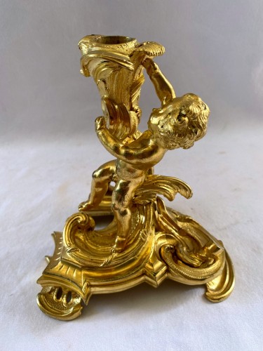 Luminaires Bougeoirs et Chandeliers - Flambeau Louis XV en bronze doré par Meissonnier