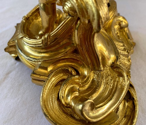 Louis XV - Flambeau Louis XV en bronze doré par Meissonnier