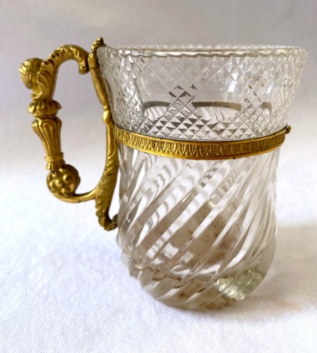 Verrerie, Cristallerie  - Tasse Empire en cristal taillé et bronze doré