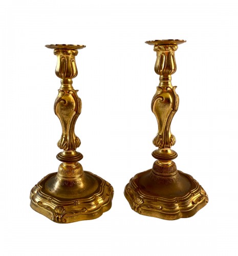 Paire de flambeaux Louis XV en bronze doré