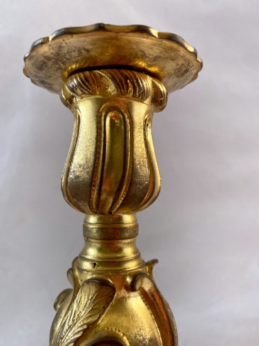 Antiquités - Paire de flambeaux Louis XV en bronze doré