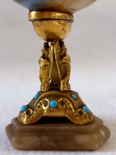 XIXe siècle - Garnesson au palais royal - Coupe en agate signé et bronze