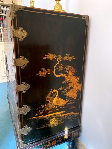 Antiquités - Cabinet en laque de chine