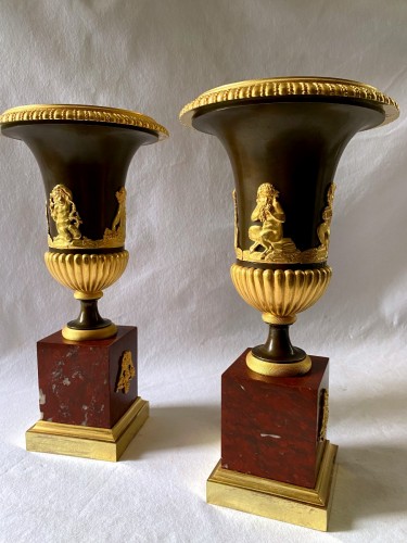 Paire de vases Empire en bronze doré et marbre - Empire