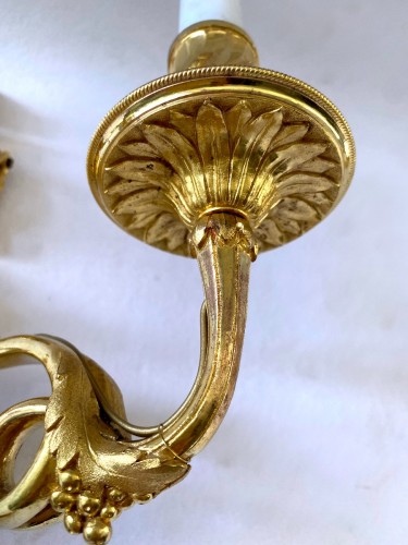 XVIIIe siècle - Paire d'appliques Directoire en bronze doré
