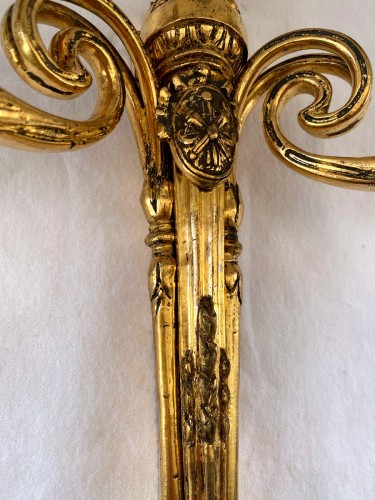 Paire d'appliques Louis XVI en bronze doré - Luminaires Style Louis XVI