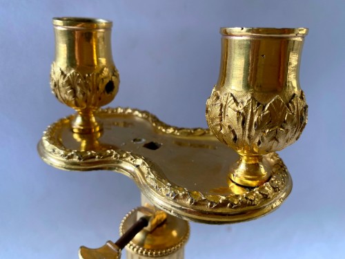 Luminaires Lampe - Lampe Louis XVI à plateau en bronze doré