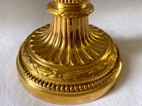 Lampe Louis XVI à plateau en bronze doré - Jullion Antiquités