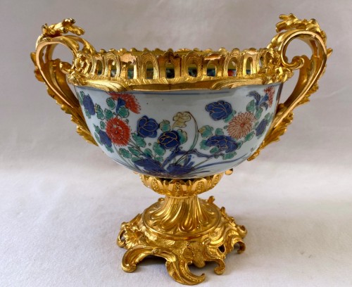Coupe porcelaine époque Kangxi montée bronze - Objet de décoration Style Louis XIV