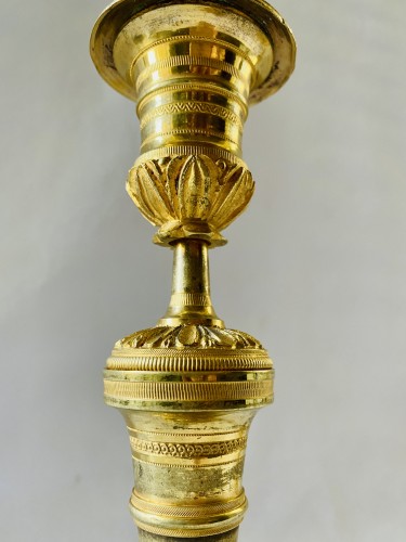Paire de grands flambeaux Directoire en bronze doré - Directoire