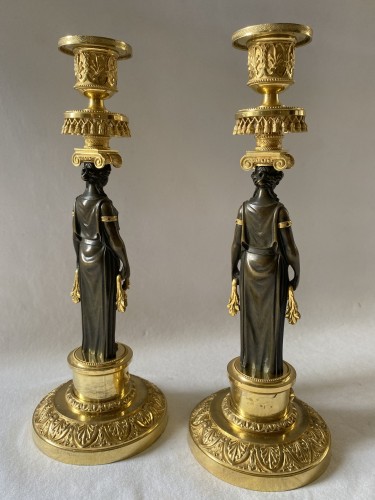 Paire de bougeoirs aux vestales attribués à Thomire - Jullion Antiquités