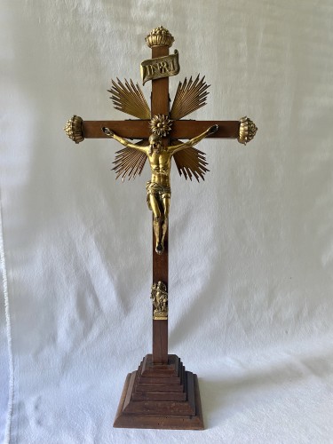 Art sacré, objets religieux  - Christ en bronze doré haute époque