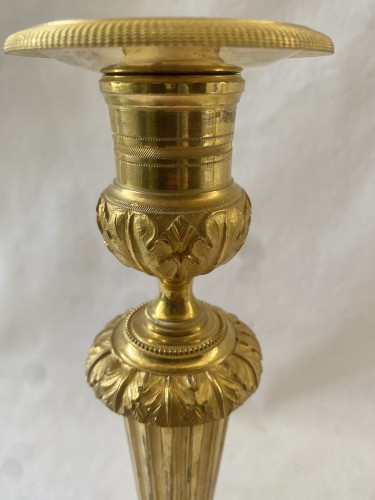 Paire de bougeoirs Louis XVI en bronze doré - Louis XVI