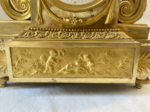 Pendule Directoire en bronze doré - Directoire