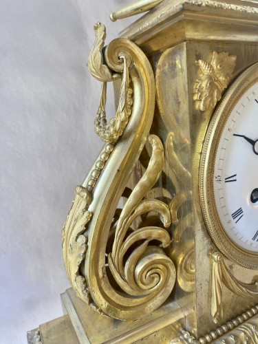 Directoire - Pendule Directoire en bronze doré