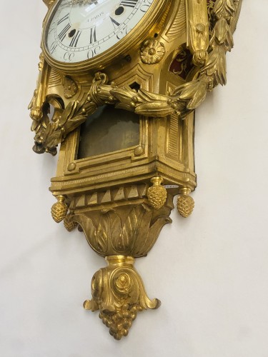 Dutertre à Paris -  Cartel d'applique Louis XVI en bronze doré - Jullion Antiquités