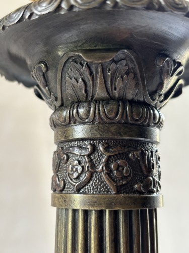 Antiquités - Paire de grands candélabres Empire en bronze doré et patiné