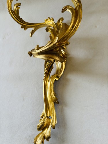 XVIIIe siècle - Paire d'appliques Louis XV en bronze doré