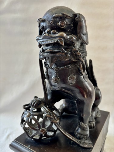 Antiquités - Paire de chien de Fô en bronze patiné fin 19e siècle