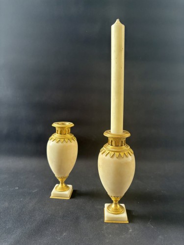 Luminaires Bougeoirs et Chandeliers - Paire de vases formant bougeoirs Italie Grand Tour  début 19e siècle
