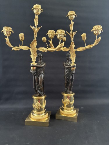 Luminaires Bougeoirs et Chandeliers - Paire de candélabres Restauration en bronze doré et patiné