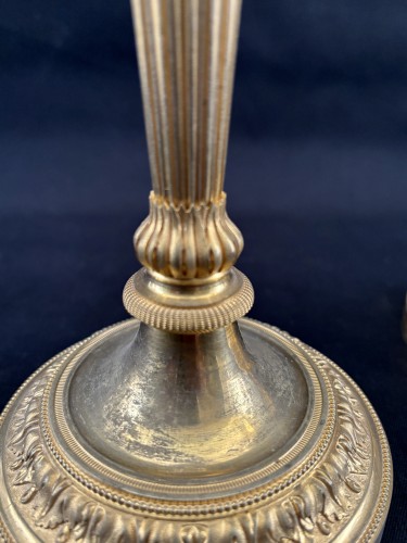 Paire de bougeoirs Directoire en bronze doré - Jullion Antiquités