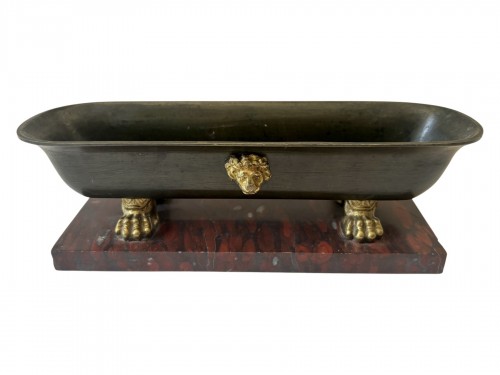 Objet du Grand tour bain en bronze et marbre