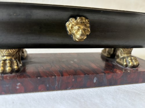 XIXe siècle - Objet du Grand tour bain en bronze et marbre
