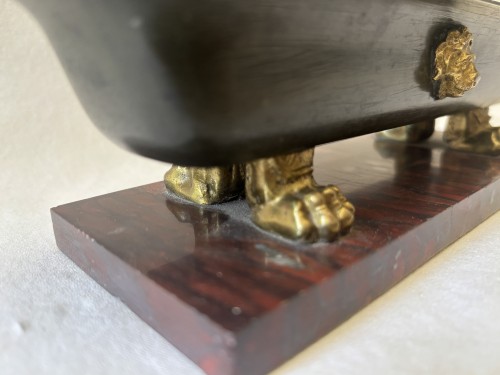 Objet du Grand tour bain en bronze et marbre - Empire