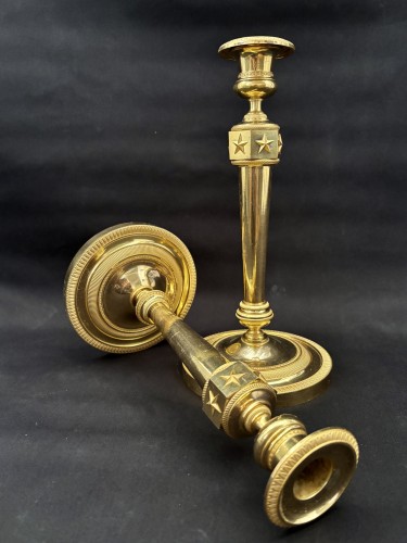 Luminaires Bougeoirs et Chandeliers - Paire de bougeoirs Empire en bronze doré - Claude Galle