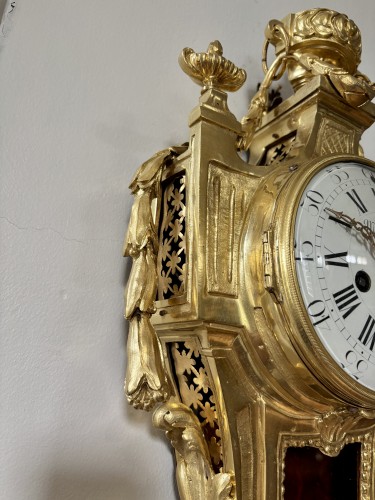 XVIIIe siècle - Cartel Louis XVI en bronze doré signé Mercier à Paris