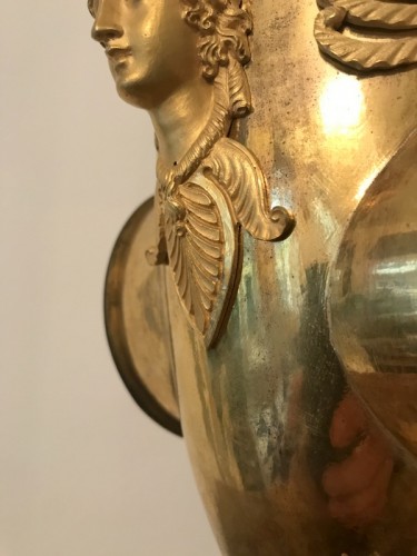 Pendule vase en bronze doré - Horlogerie Style Empire