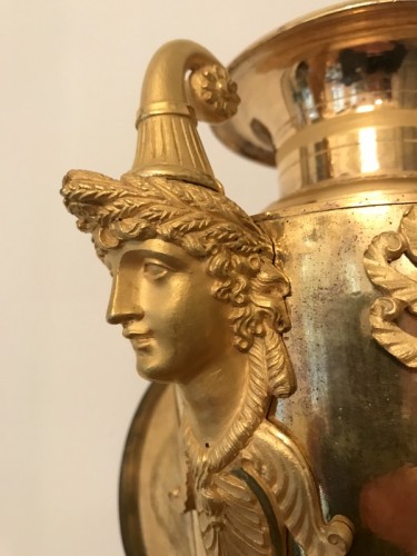 XIXe siècle - Pendule vase en bronze doré